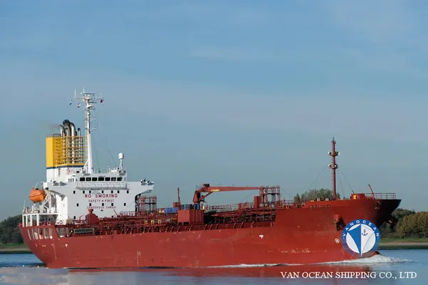 Oil/Chemical tanker for sale