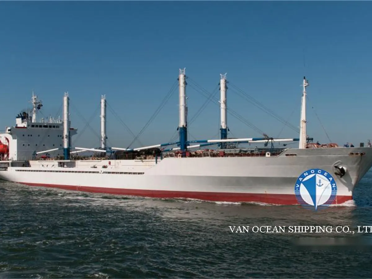 Navio frigorífico à venda