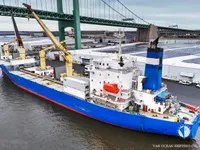 Navio frigorífico à venda