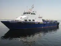 Barco de tripulação à venda