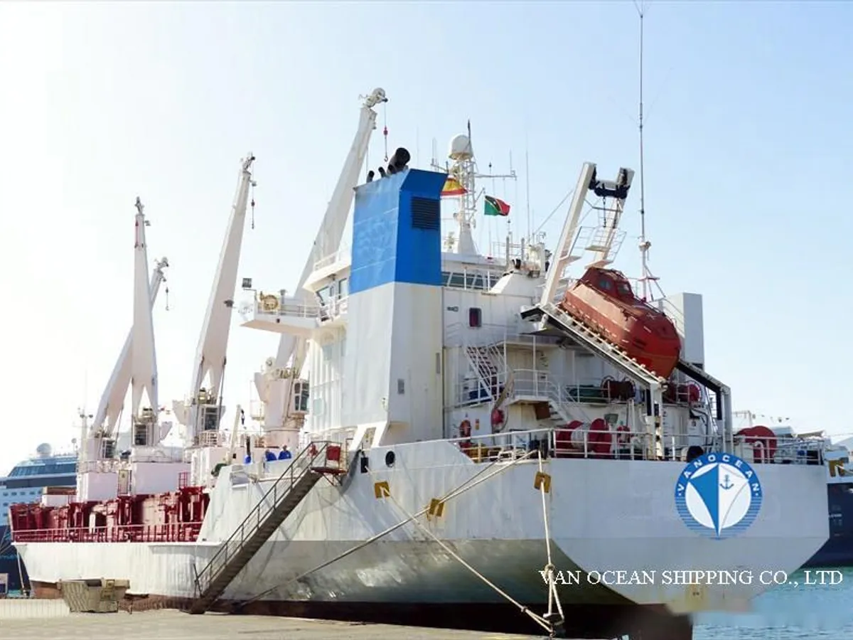 Navio frigorífico à venda