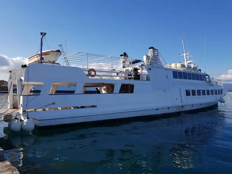 Navio RoPax à venda