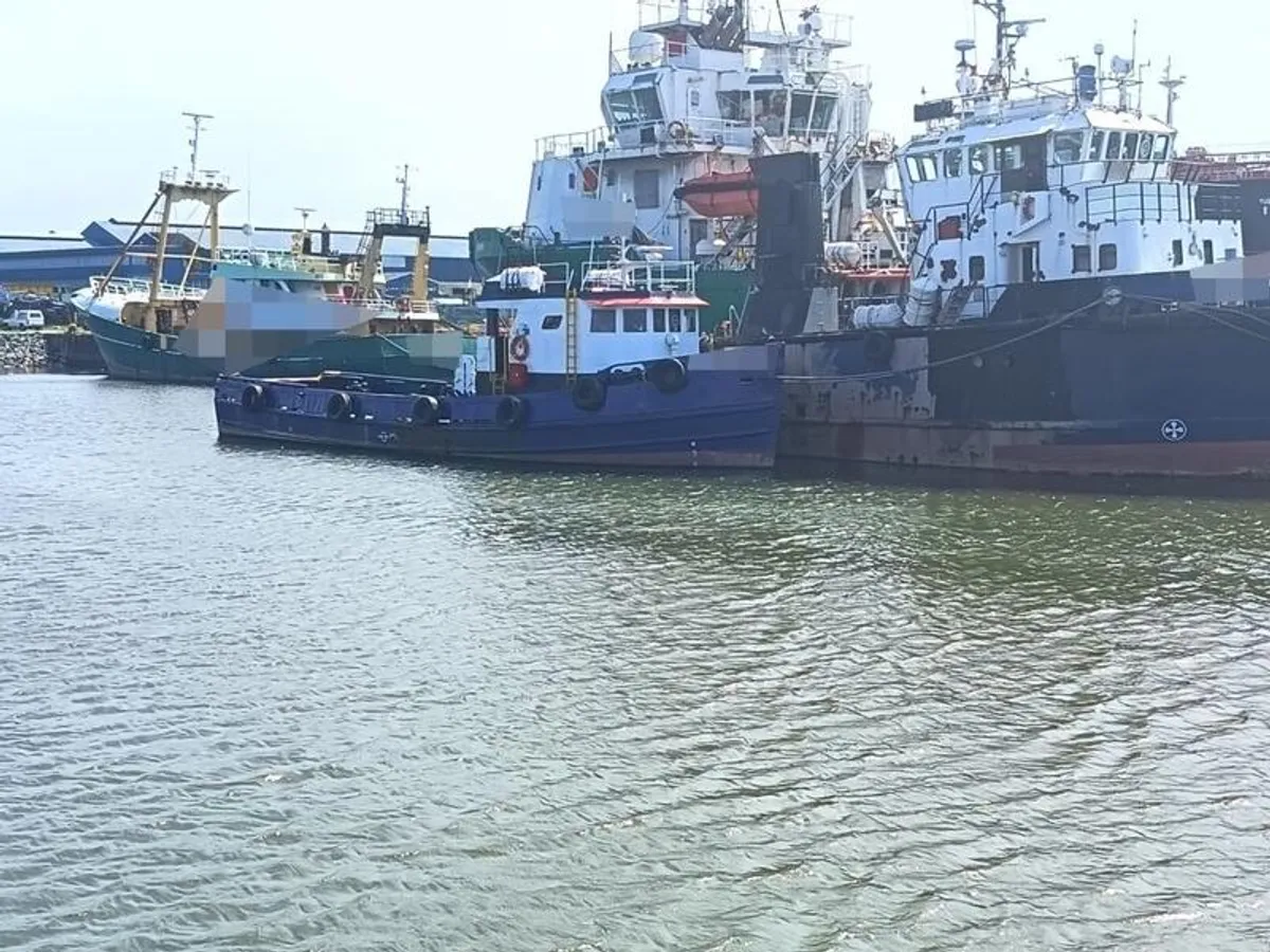 Navio de abastecimento à venda