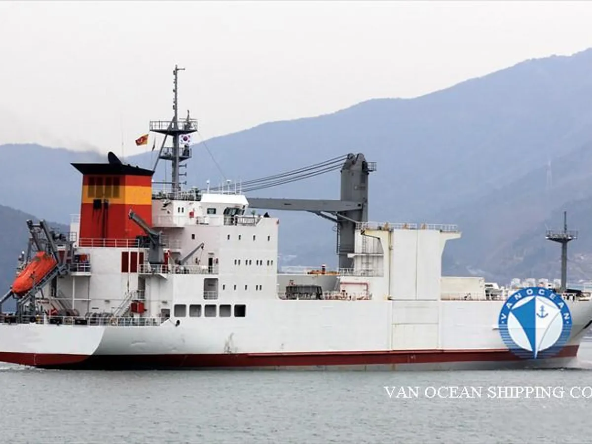 Navio frigorífico à venda