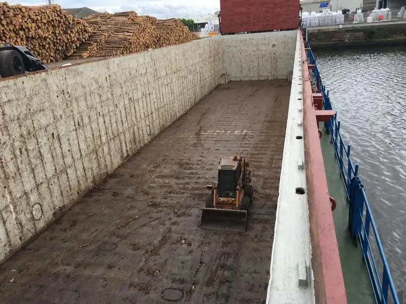 Navio graneleiro à venda