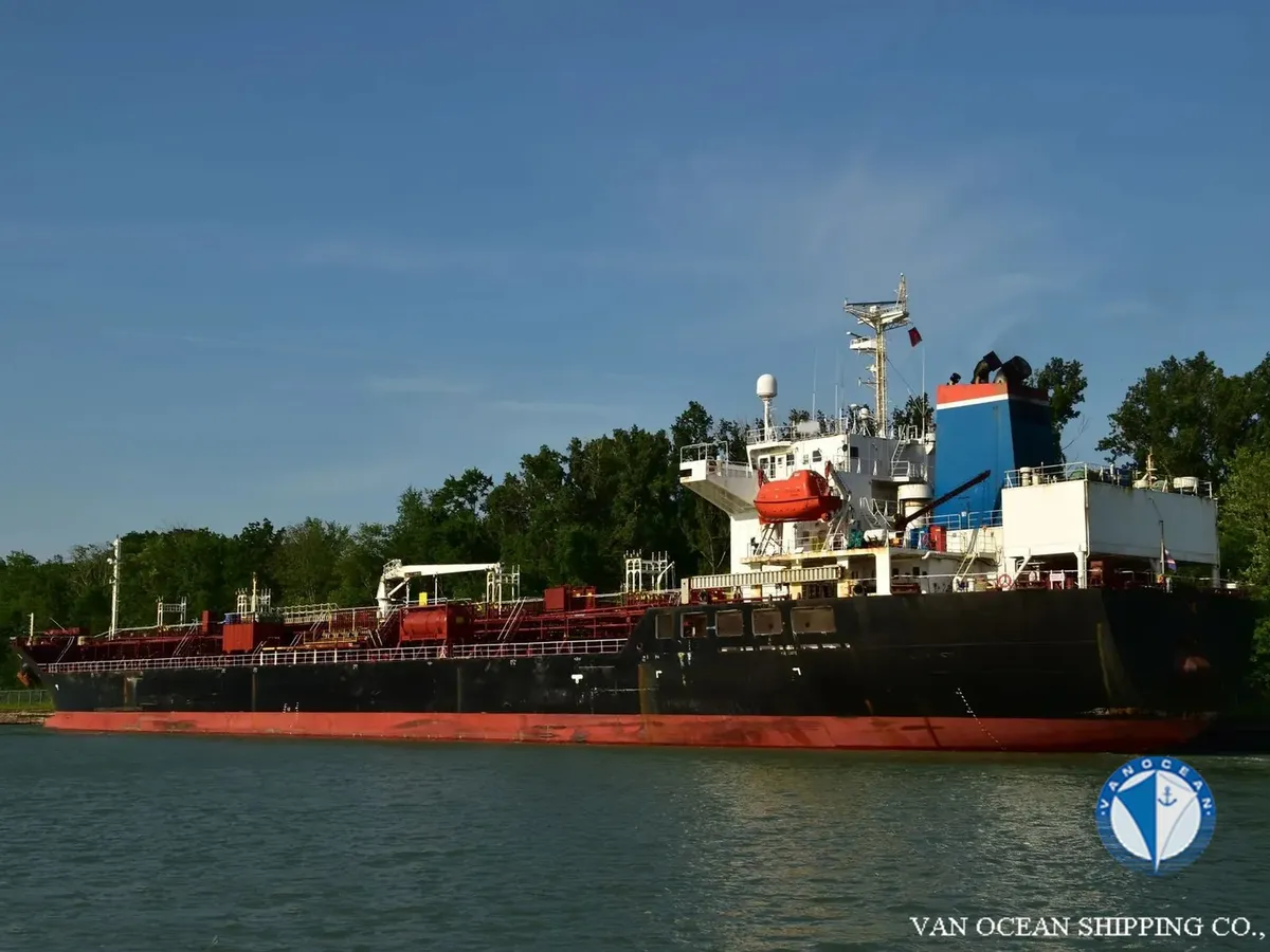 Navio-tanque de óleo/produtos químicos à venda