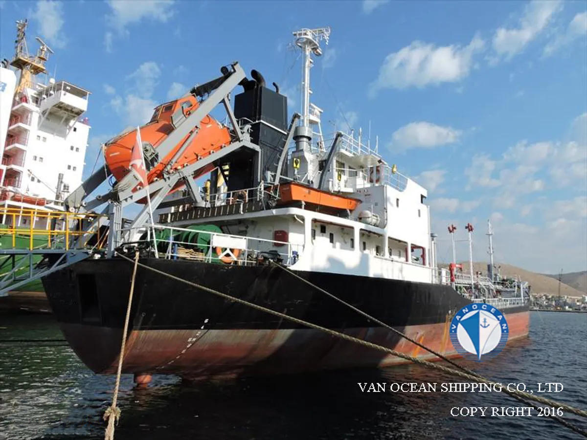 Navio-tanque de óleo/produtos químicos à venda