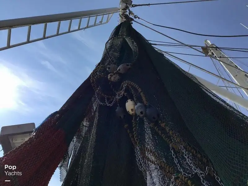 Navio de pesca de arrasto à venda