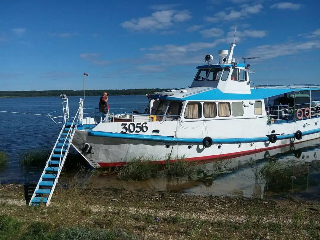 Navio de passageiros à venda