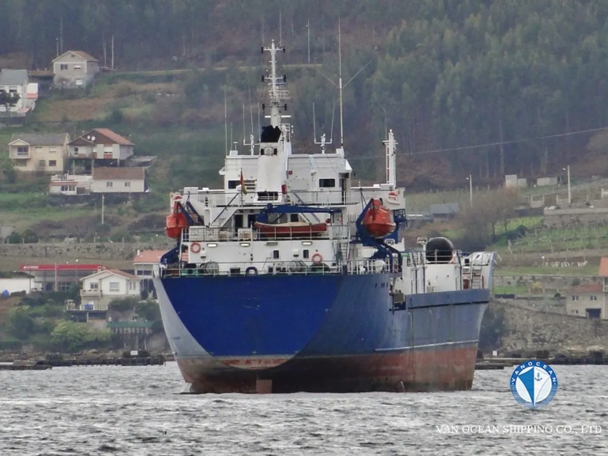 Navio frigorífico à venda