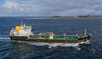 Oil/Chemical tanker à venda