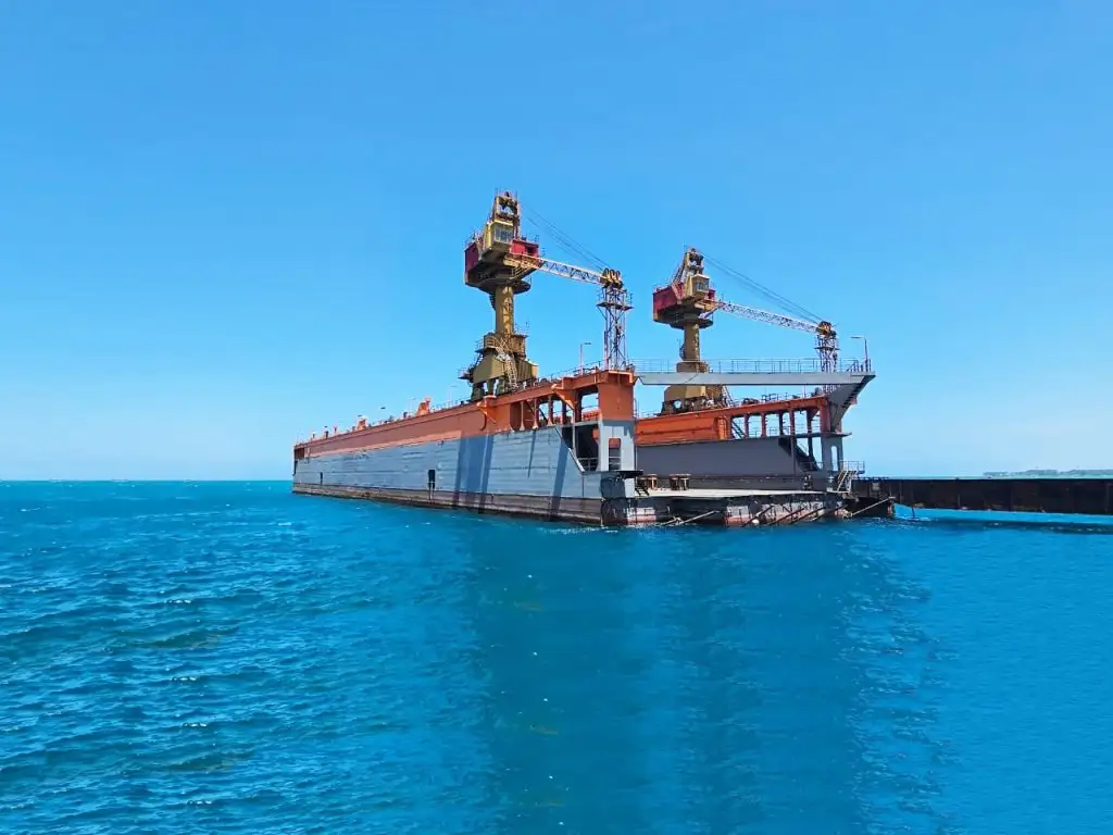 Doca flutuante à venda