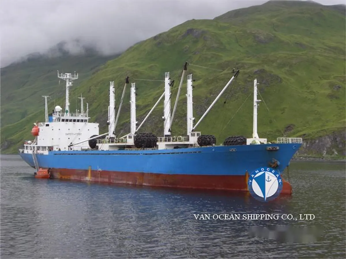Navio frigorífico à venda