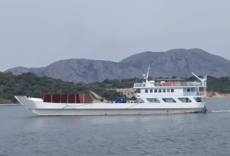 Balsa de desembarque, tanque à venda
