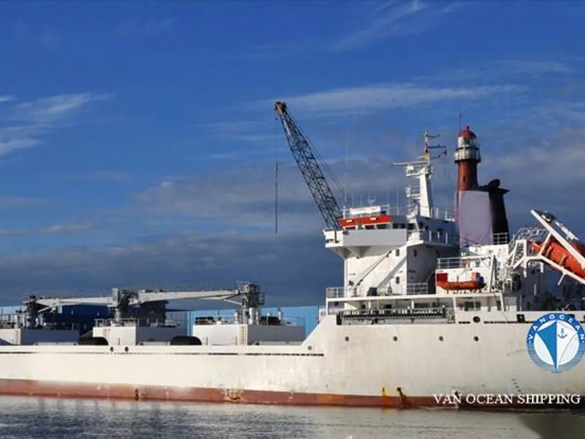 Navio frigorífico à venda