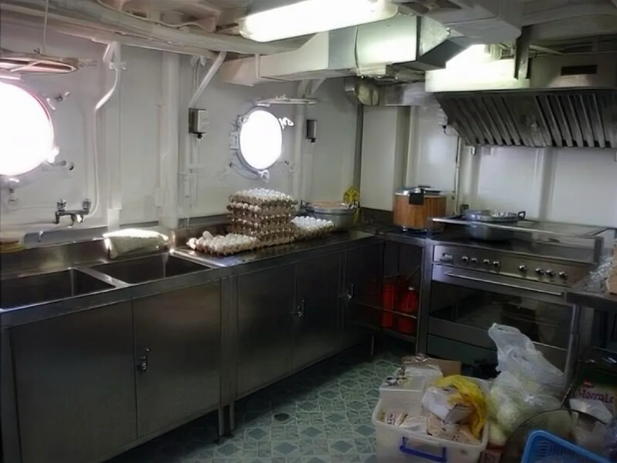 Navio de Suprimento Rápido (FSV) à venda