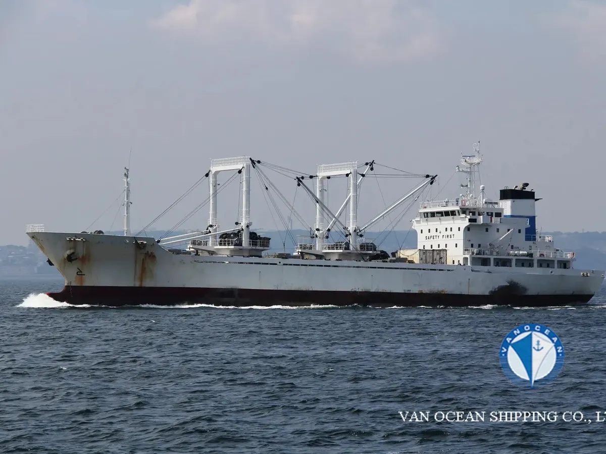 Navio frigorífico à venda
