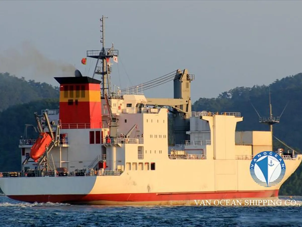 Navio frigorífico à venda