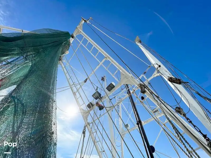 Navio de pesca de arrasto à venda