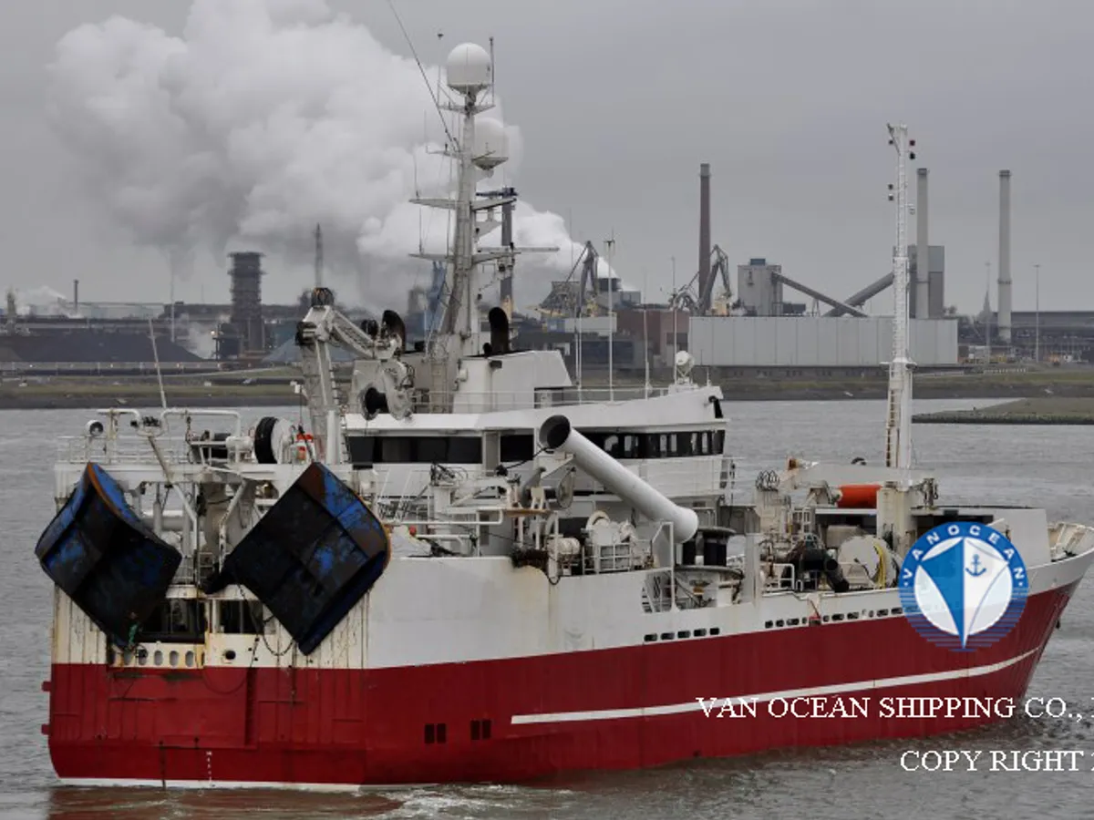 Navio de pesca de arrasto à venda