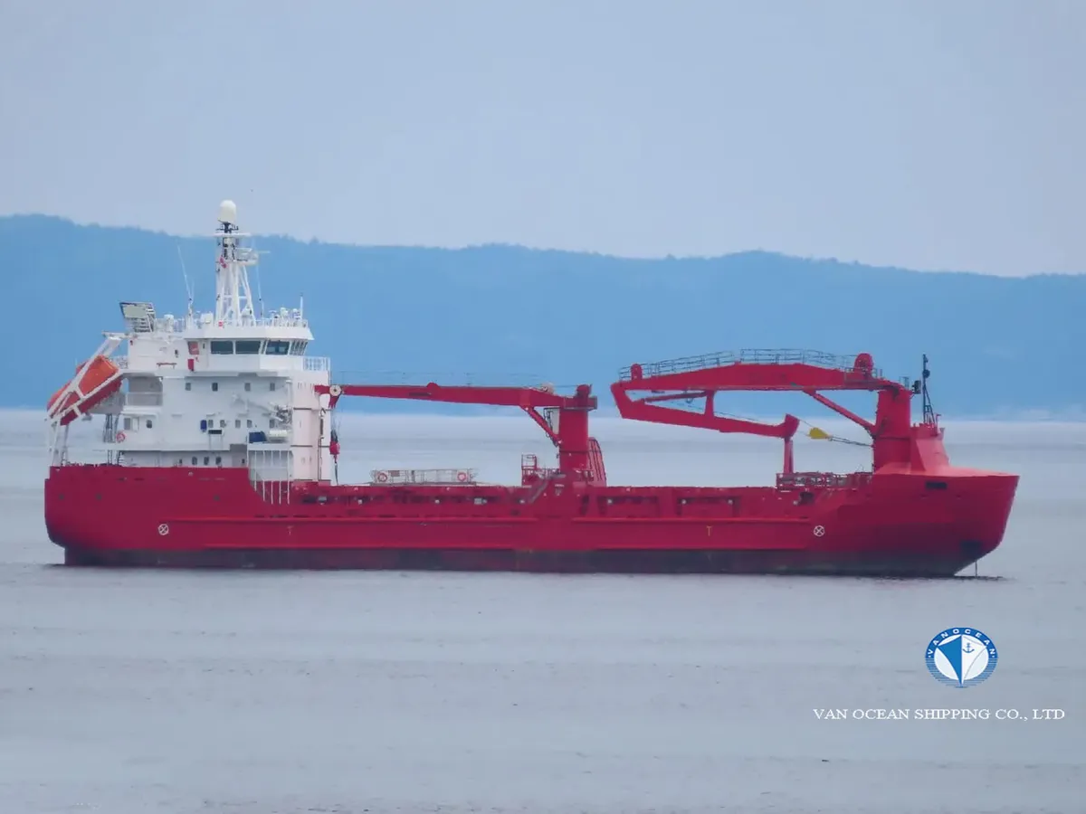 Navio frigorífico à venda