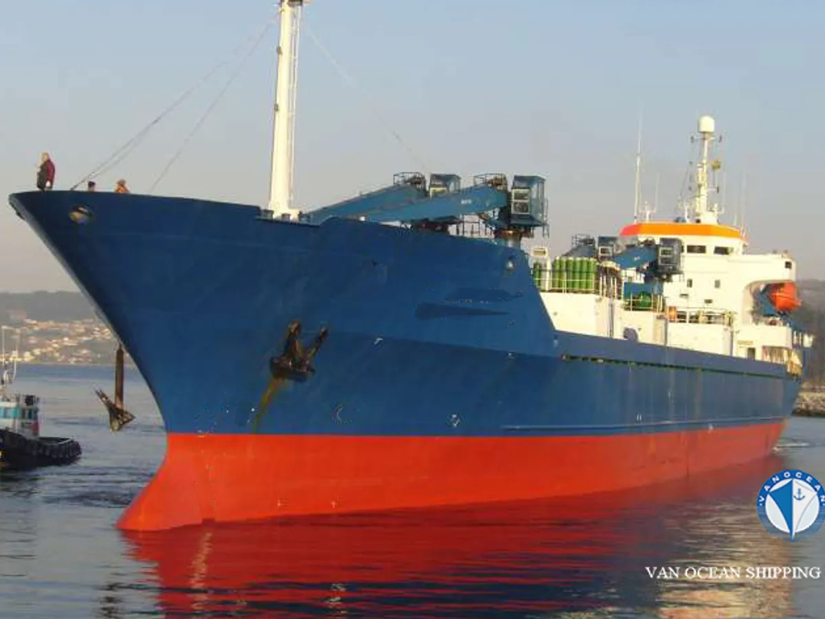 Navio frigorífico à venda