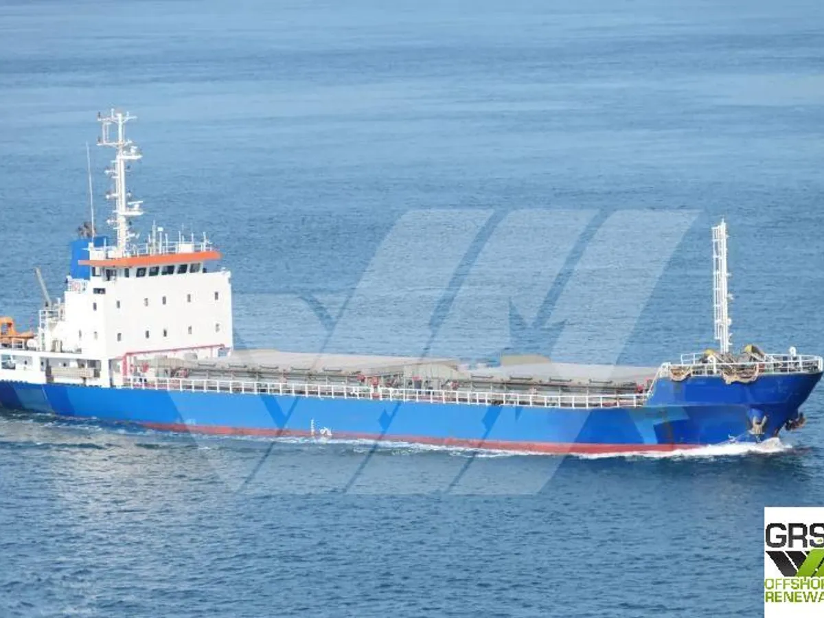 Navio de carga seca à venda
