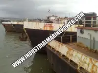 Barcaça à venda