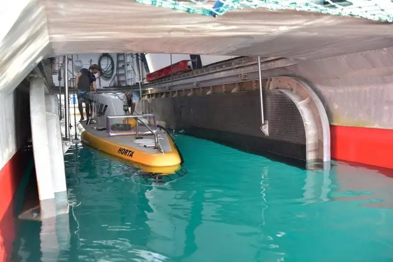 Navio de pesquisa à venda