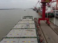 Navio porta-contêineres à venda