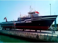 Barco de tripulação à venda