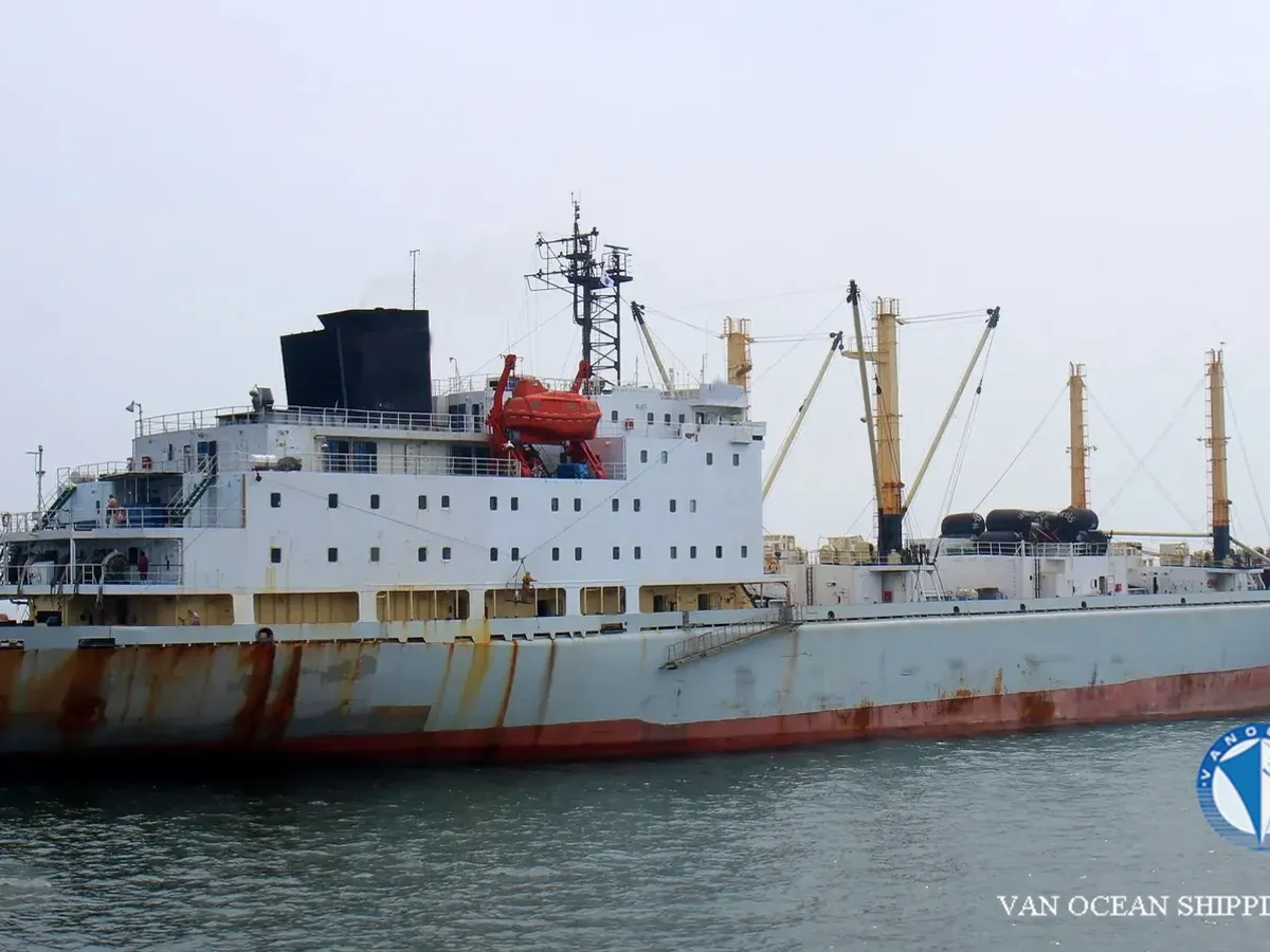 Navio frigorífico à venda