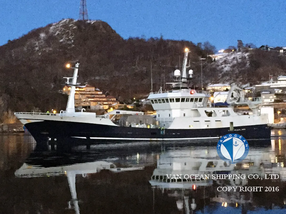 Navio de pesca de arrasto à venda