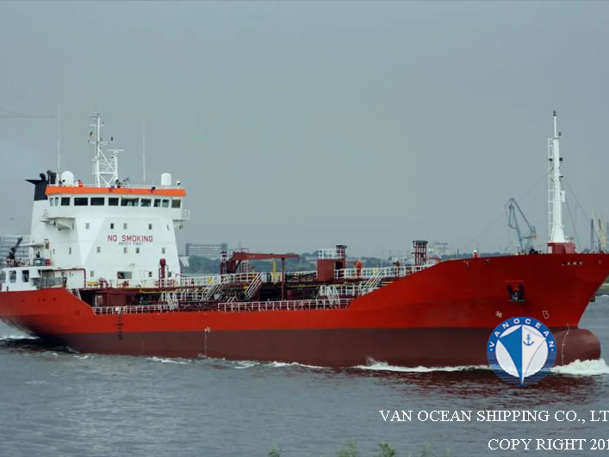 Navio-tanque de óleo/produtos químicos à venda