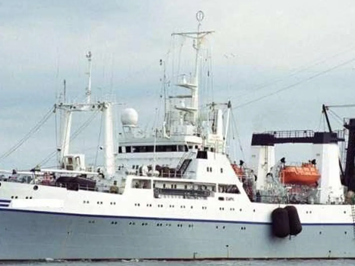 Navio de pesca de arrasto à venda