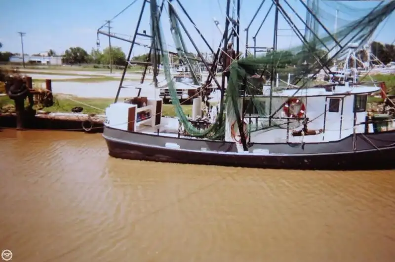 Navio de pesca de arrasto à venda