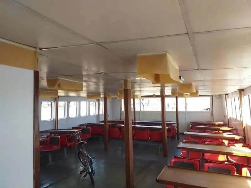 Navio de passageiros à venda