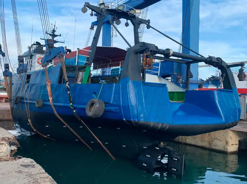 Navio de pesca de arrasto à venda