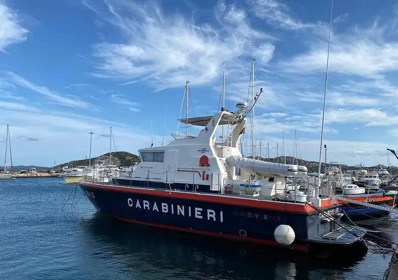 Navio de patrulha à venda