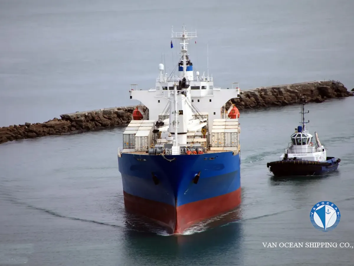 Navio frigorífico à venda