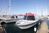 Navio de resgate à venda