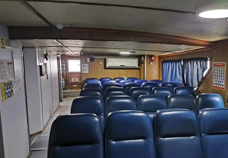 Navio de abastecimento à venda
