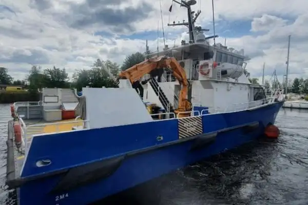 Catamarã à venda