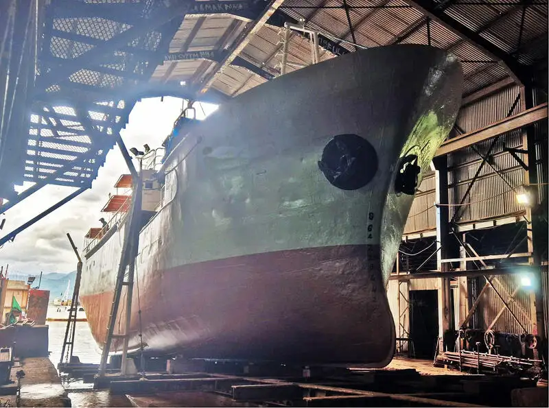 Navio com palangre à venda