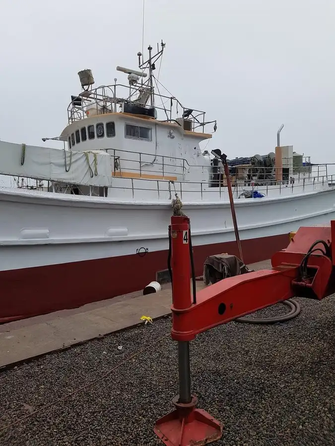 Navio com palangre à venda