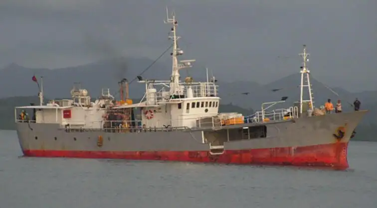 Navio com palangre à venda