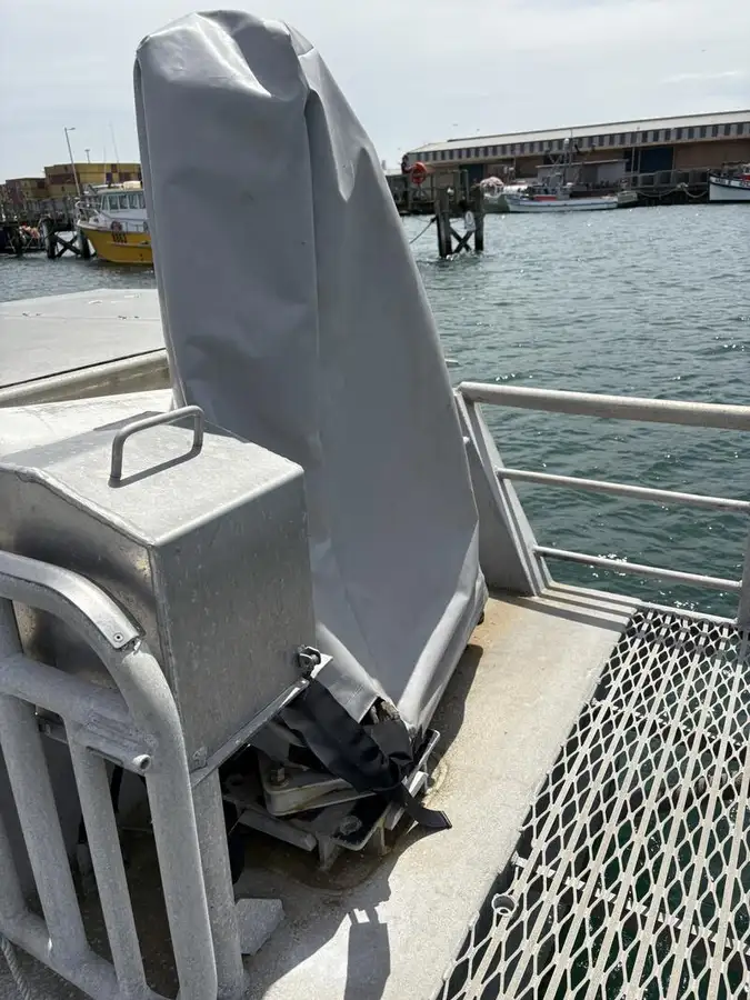 Navio de processamento de peixe à venda