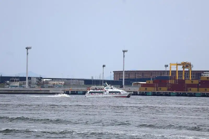 Embarcação a motor à venda