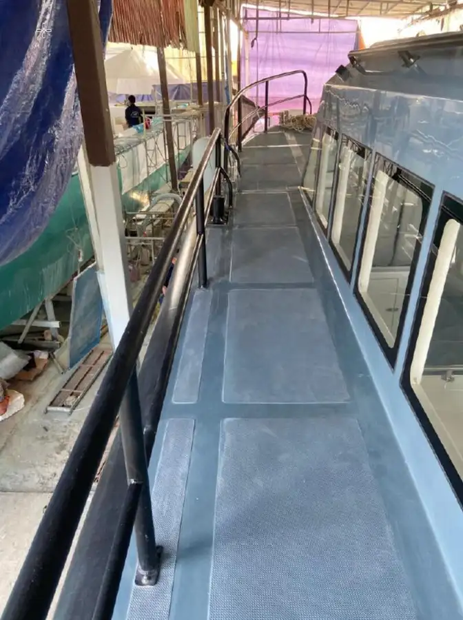 Barco da tripulação à venda