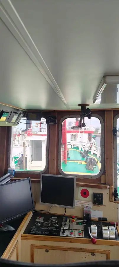 Navio de abastecimento à venda